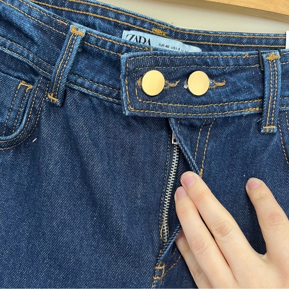 NWT ZARA Mid Rise Flare Dark Wash Jean - Size 8 - Picture 4 of 15